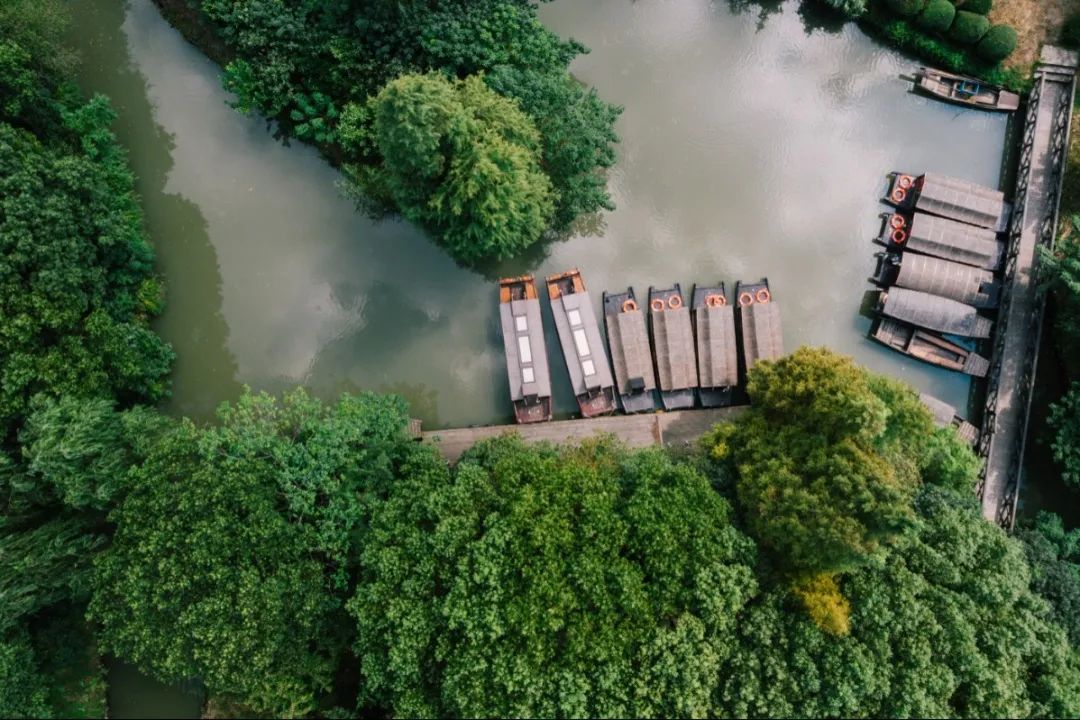 苏州旅游攻略必去景点推荐，典型的江南水乡，是著名的鱼米之乡